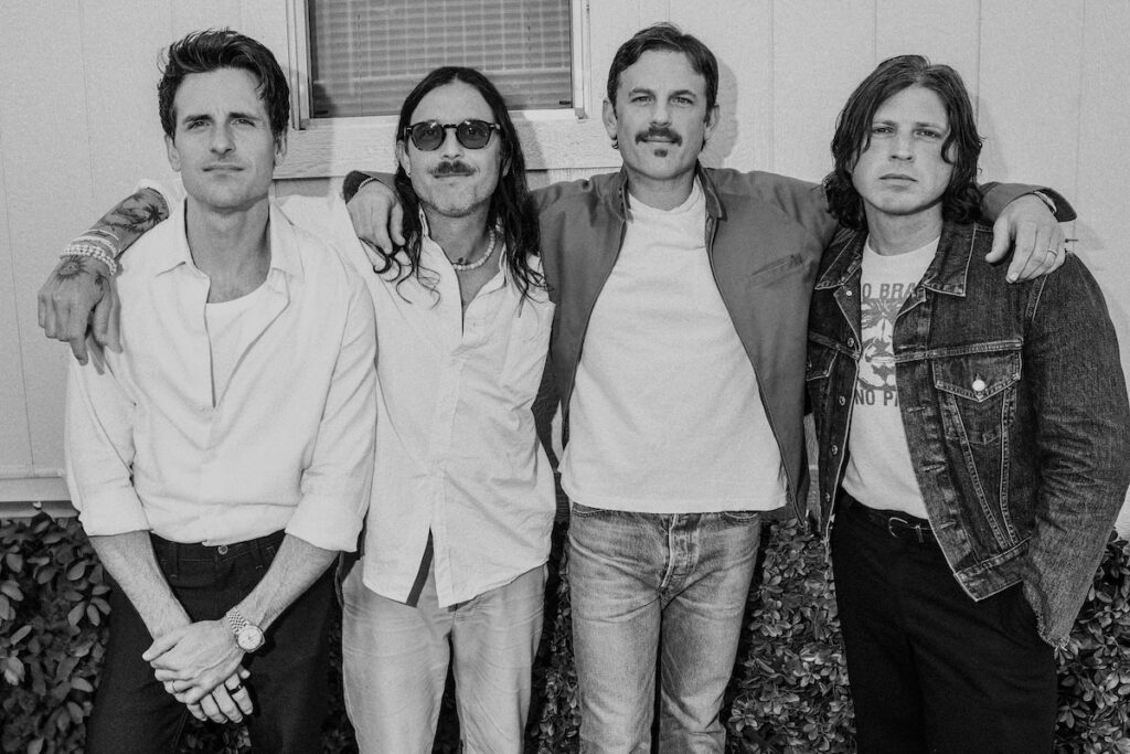 “Dream About Beaches”: Kings of Leon Bask in the Glow of a Fresh Sonic Space on ‘EP #2’