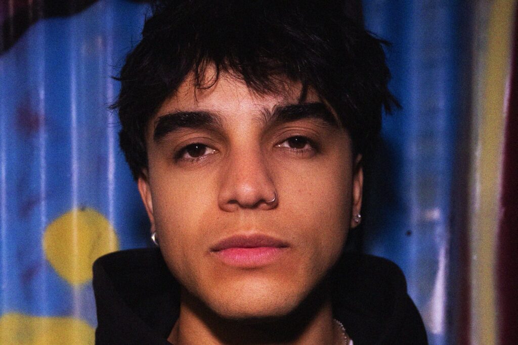 “You Can Delete the Photos and Still Keep Making Space for Them”: Gabriel Dinero Confronts the Ghosts of Lost Love on “Apariciones”